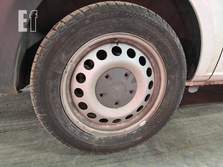 2017-mercedes-benz-metris-image-22