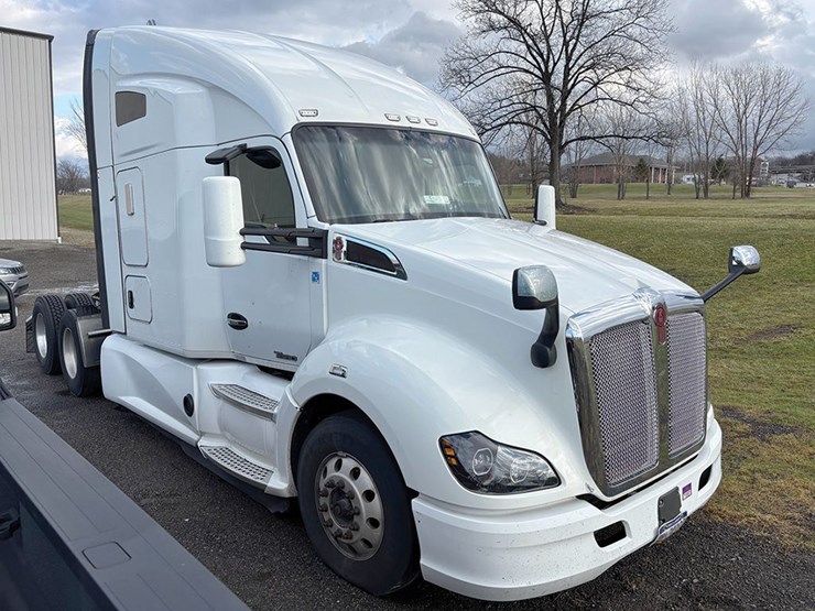 2020-kenworth-t680-image-2
