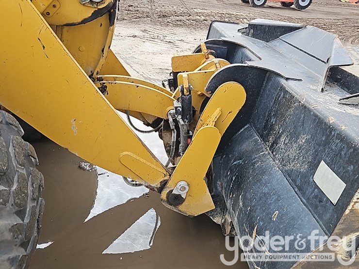 2019-caterpillar-918m-image-13