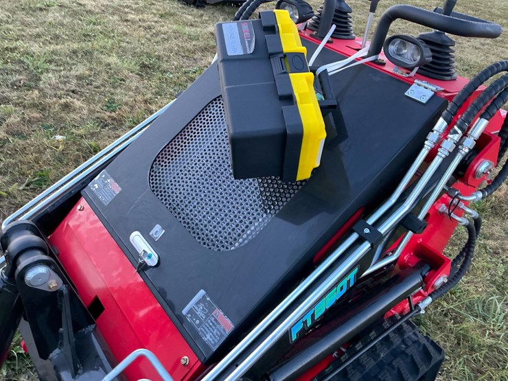 #1018-•-unused-future-ft360t-skid-steer-loader*-image-12