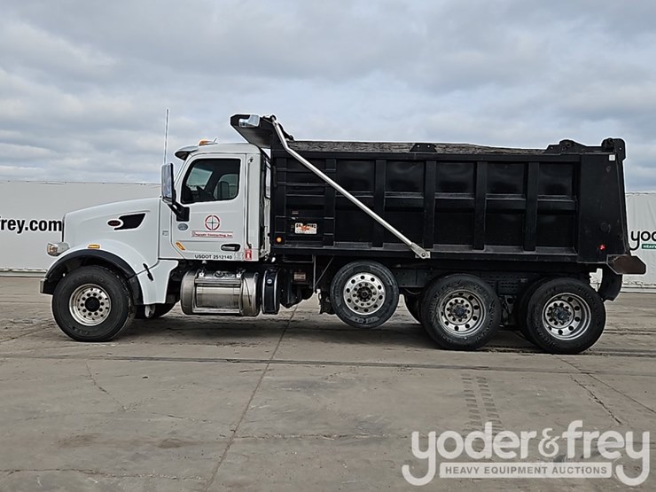 2021-peterbilt-567-image-3