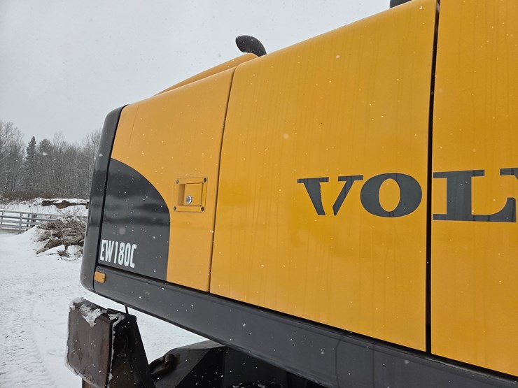 2010-volvo-ew180c-image-36