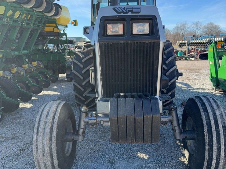 1980-series-iii-white-155-tractor,-2wd,-18.4x38-tires,-5100hrs,-540/-small-1000-pto,-ac-and-heat-work,-seller-is-upgrading,-2-remotes,-approx.-90%-tread-on-tires-image-3