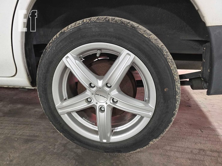 2014-nissan-nv200-image-21