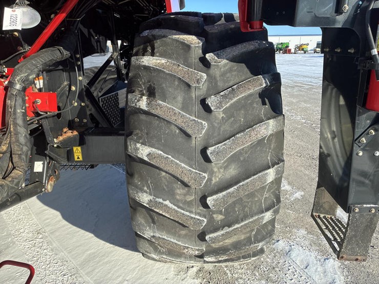 2010-case-ih-6088-image-38