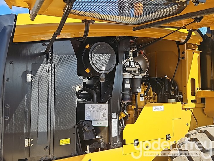 2026-caterpillar-930-image-31