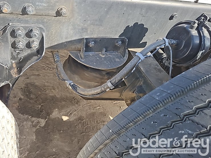 2009-kenworth-t800-image-11