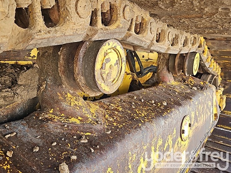 2022-komatsu-d61px-24-image-10