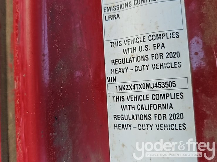 2021-kenworth-t880-image-39