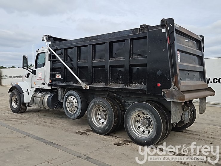 2021-peterbilt-567-image-4