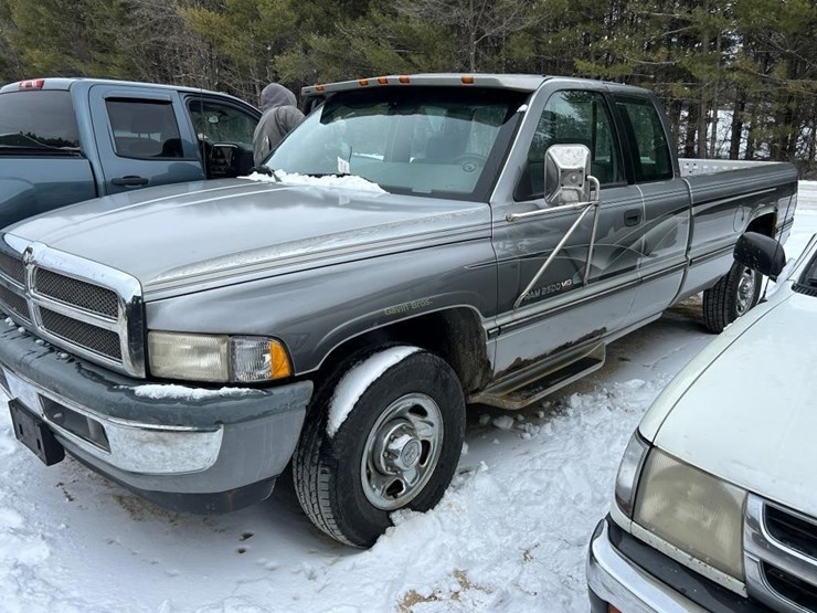 1996-dodge-2500-image-1