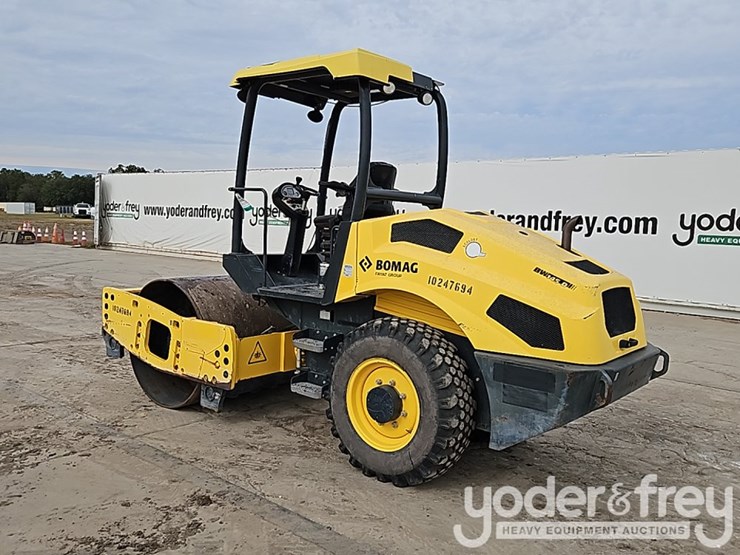 2018-bomag-bw145d-5-image-4