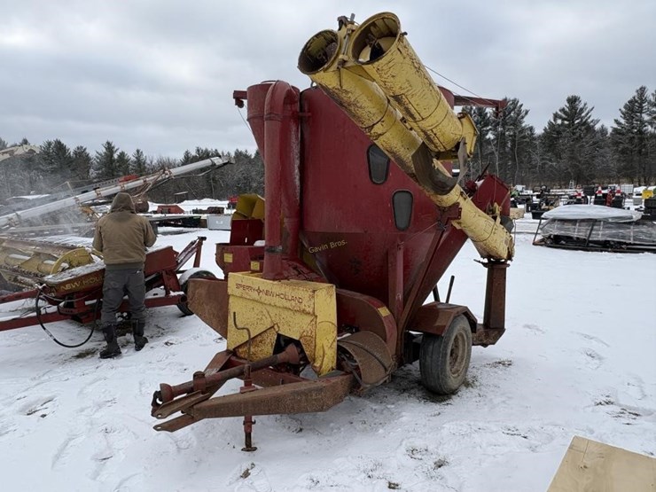 new-holland-353-image-1