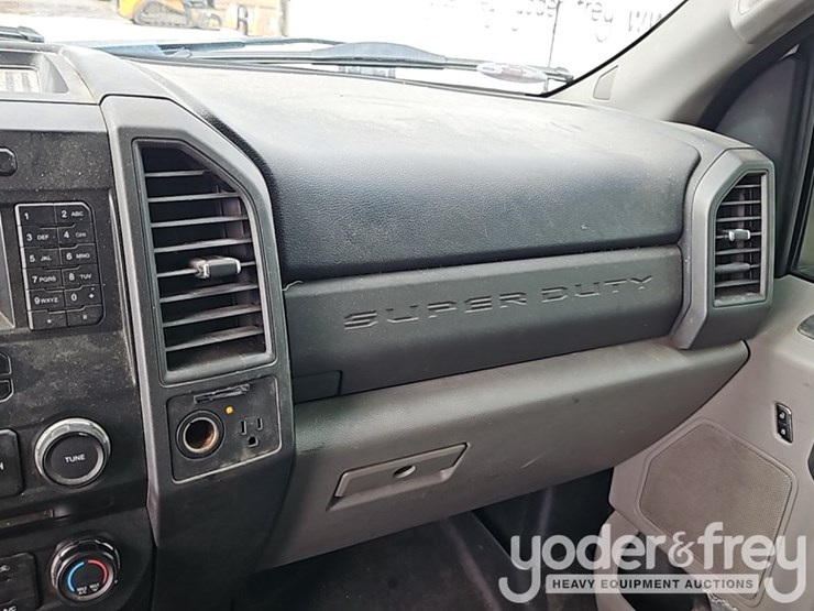 2017-ford-f550-image-22