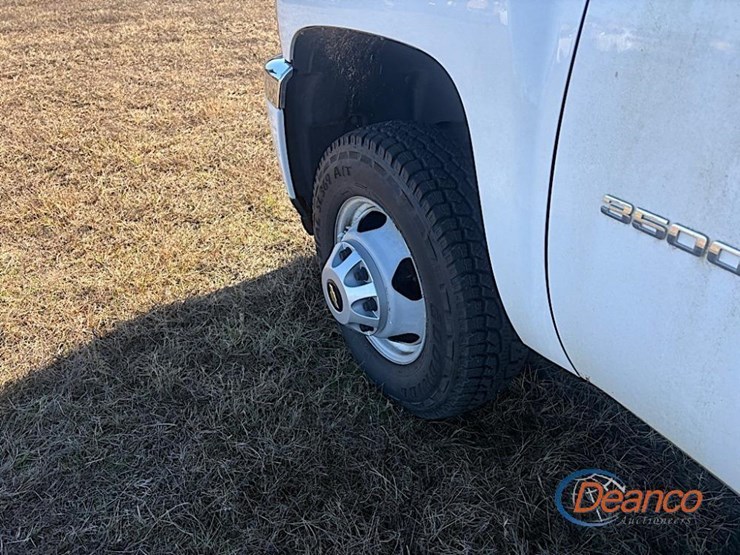 2011-chevrolet-silverado-3500-image-7