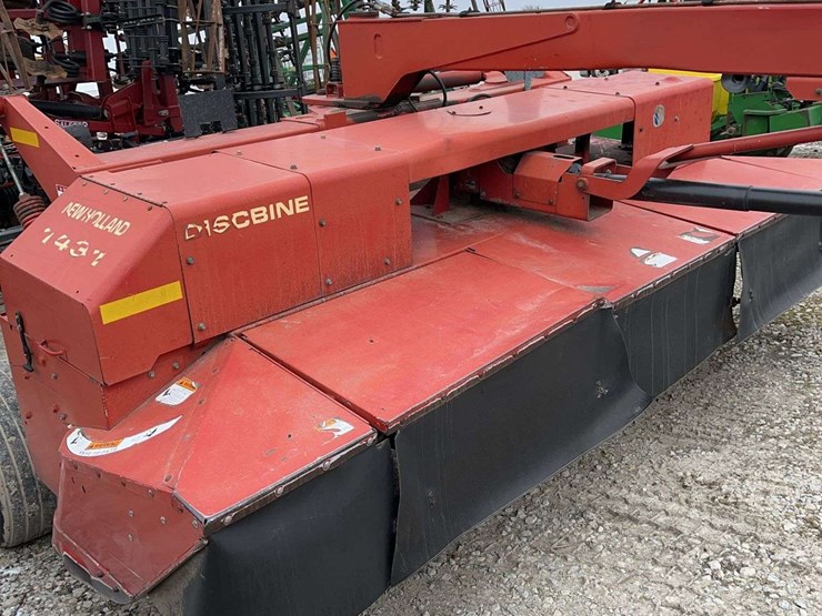 new-holland-1431-image-3