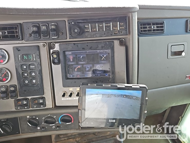 2014-kenworth-t300-image-24