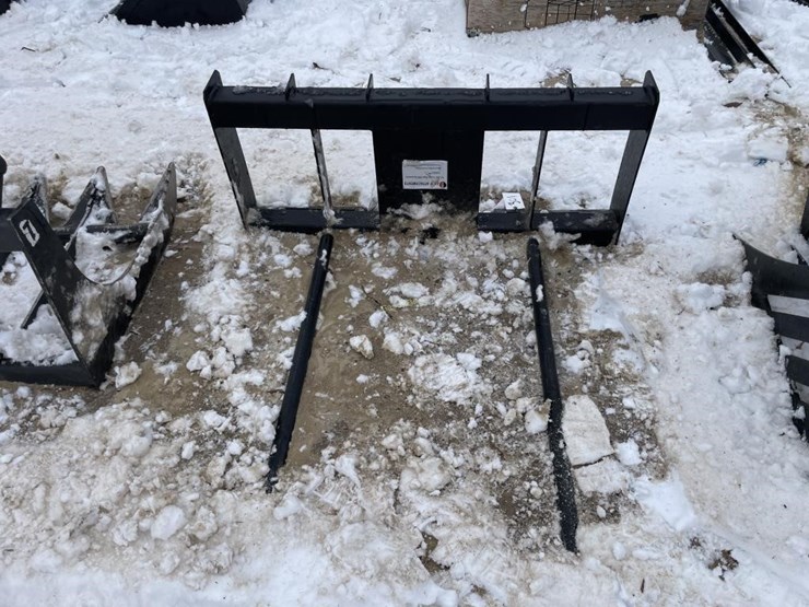 new-jct-universal-attach-bale-spear-image-1