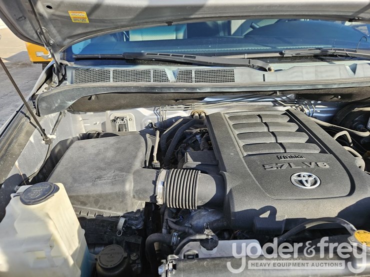 2013-toyota-tundra-image-15