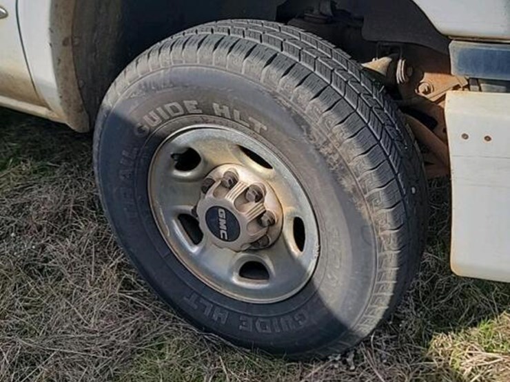 2003-gmc-2500hd-image-4