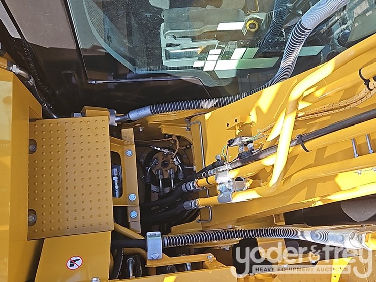 2022-caterpillar-315-gc-image-32