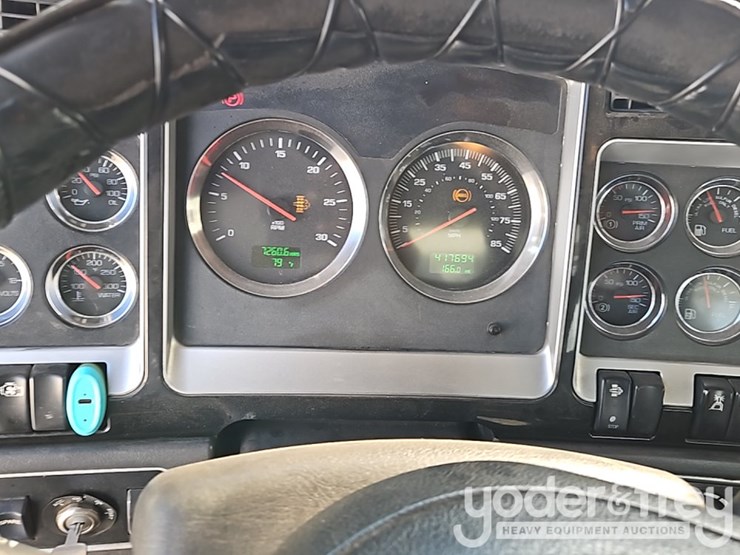 2009-kenworth-t800-image-47