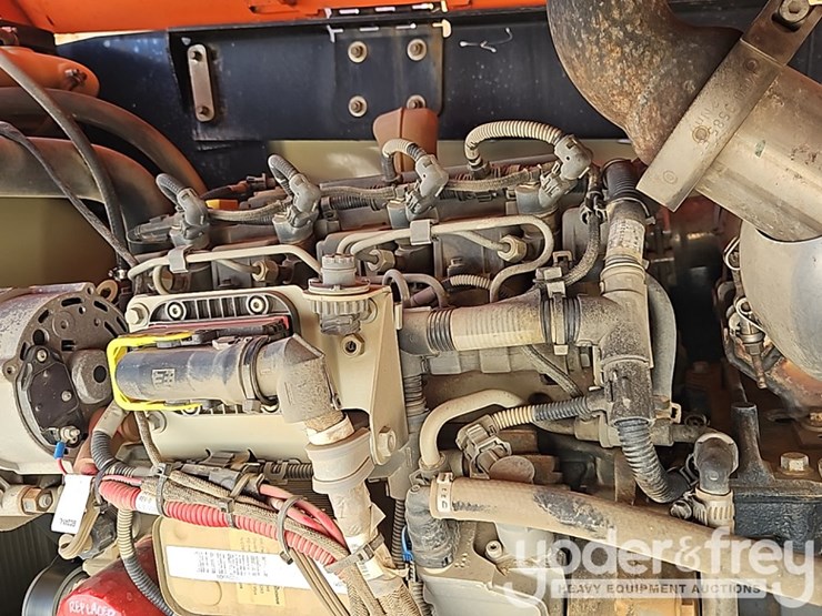 2016-jlg-600sc-image-29