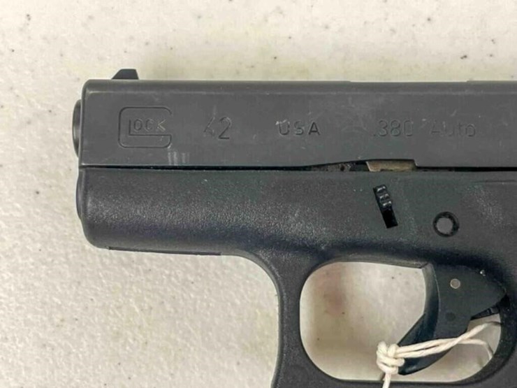 glock-pistol-image-8