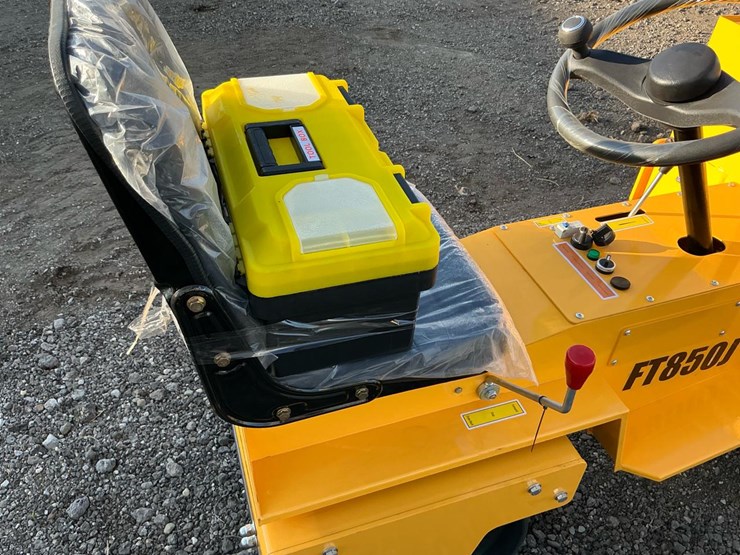 #1252-•-unused-future-ft850-ride-on-road-roller-image-17