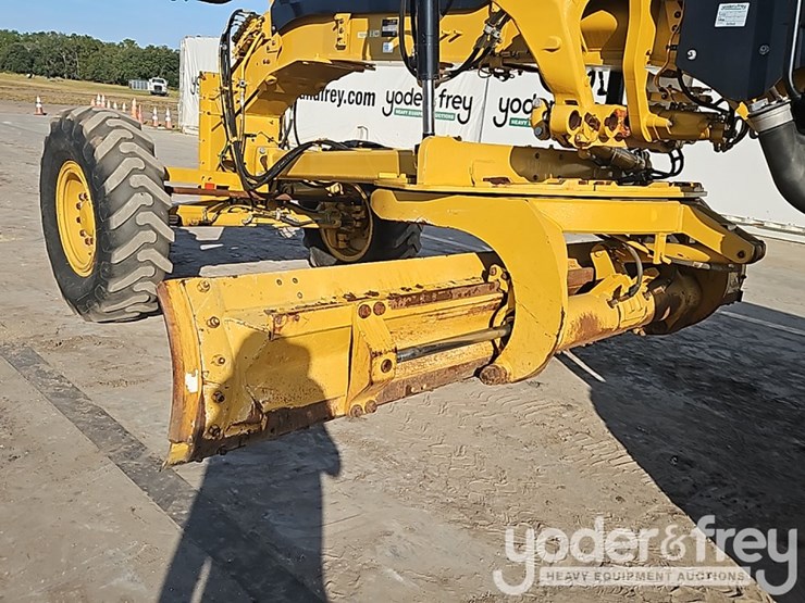 2018-caterpillar-12m3-image-20