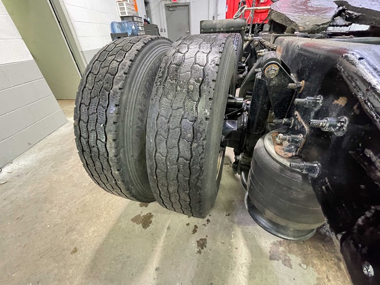 #6227-•-2018-freightliner-cascadia-day-cab-semi-truck-(title-in-delay)-image-55