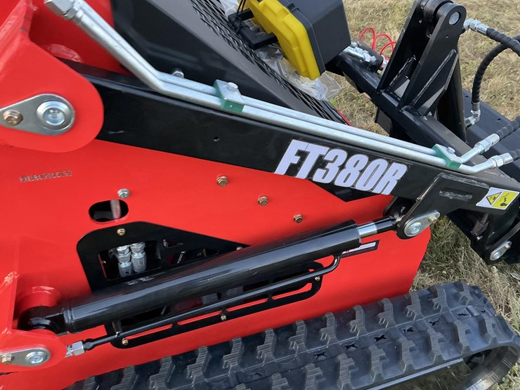 #1010-•-unused,-future,-skid-steer-loader-ft380r-image-21