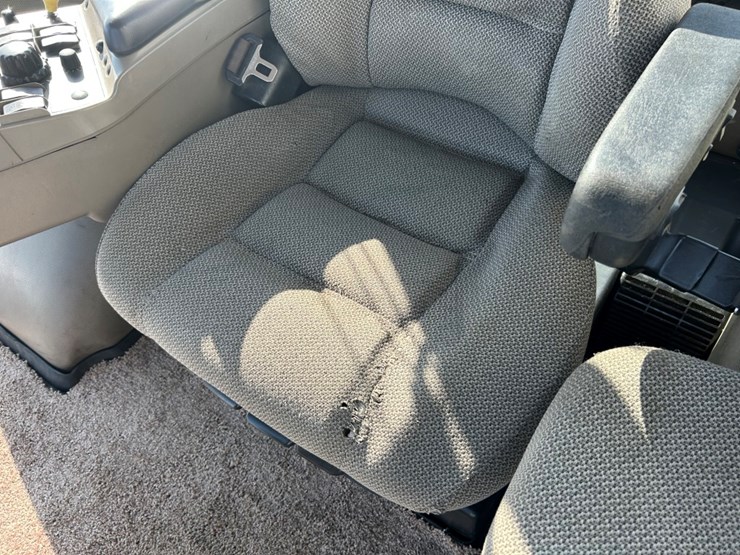 2009-case-ih-magnum-335-image-31