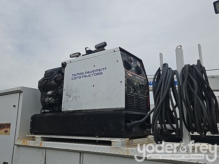 2016-ford-f550-image-23