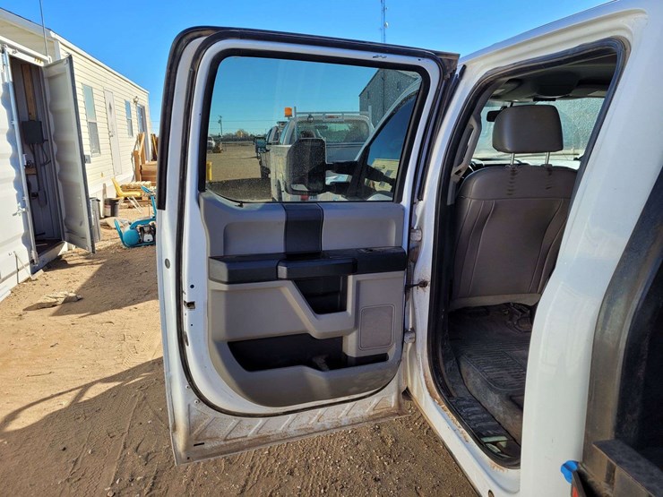 2018-ford-f350-image-8