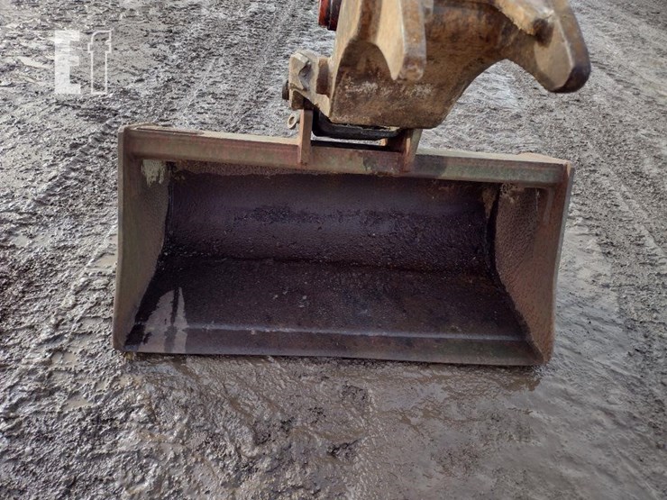 2017-kubota-kx040-4-image-16