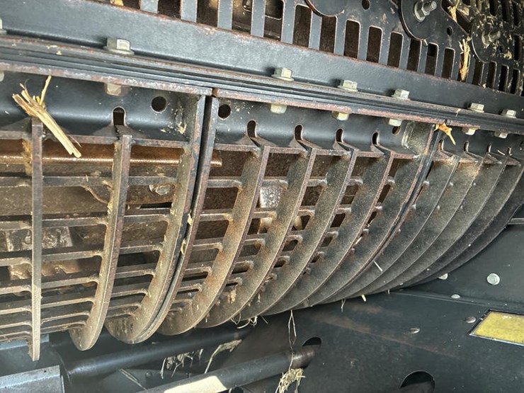 2010-case-ih-6088-image-93