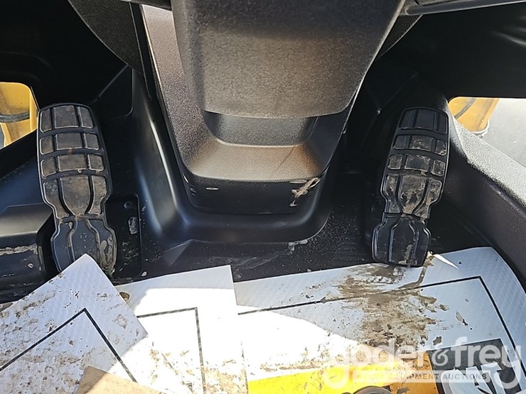 2026-caterpillar-930-image-40