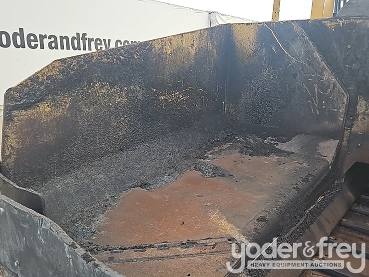 2012-caterpillar-ap-1055e-image-17