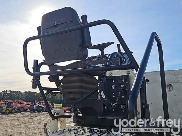 2014-caterpillar-ap-1000e-image-29