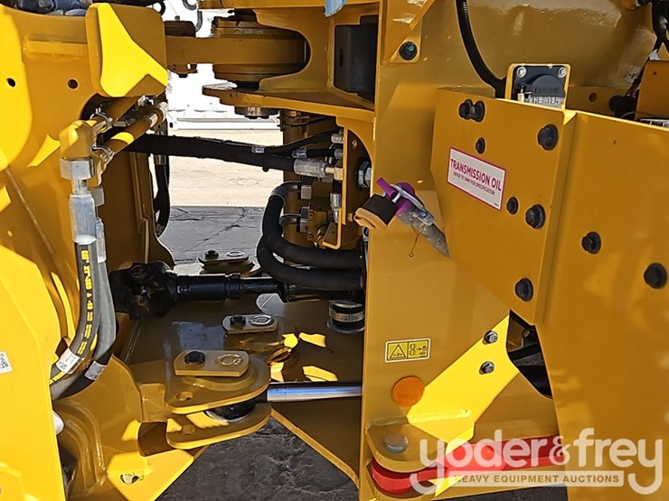 2026-caterpillar-926-image-19