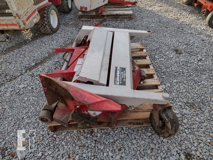 ventrac-3400l-lawn-mower-w/blade-&-broom-image-37