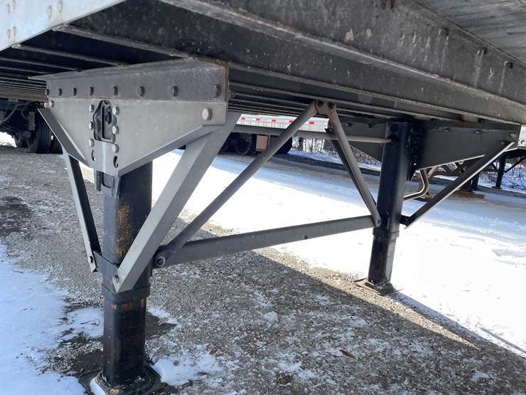 2022-stoughton-trailer-image-16