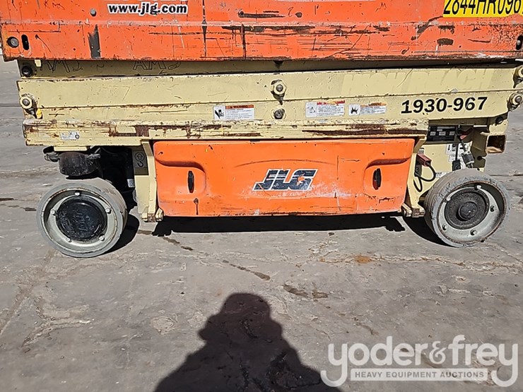 2016-jlg-1930es-image-10