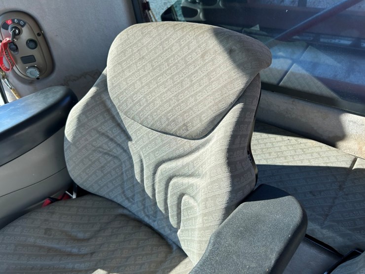 2007-case-ih-7010-image-36