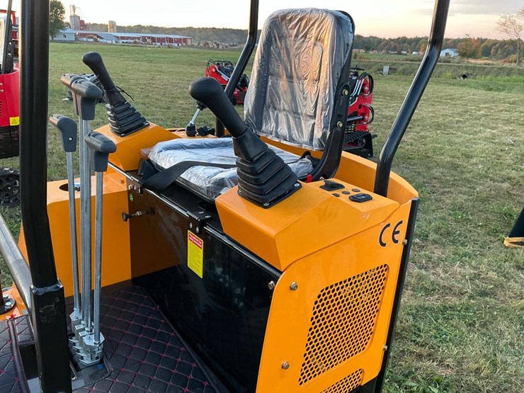 #1209-•-unused-future-ft15-mini-excavator-image-13