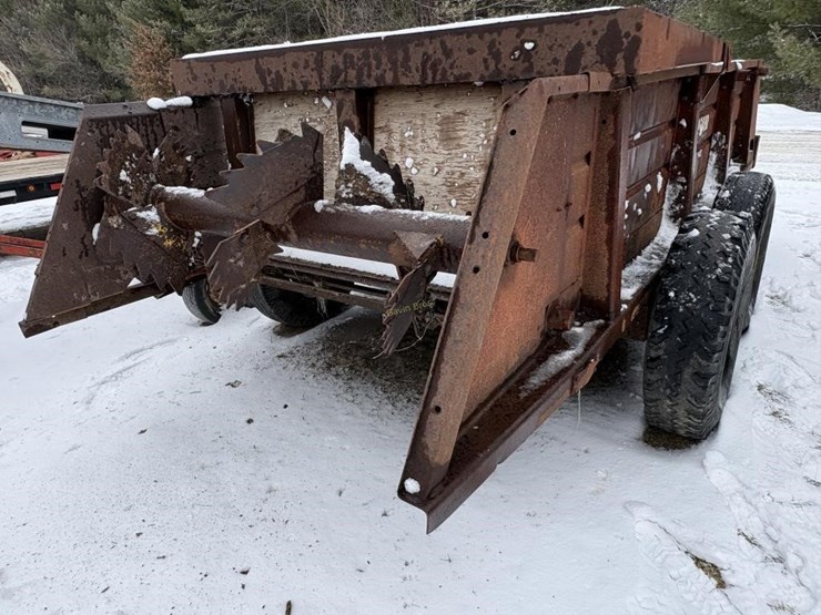 farmhand-manure-spreader-image-5