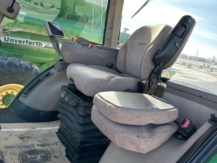 john-deere-8225r-image-13