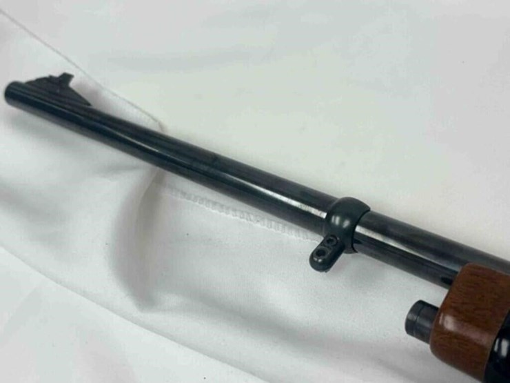 browning---lever-action-rifle-image-5