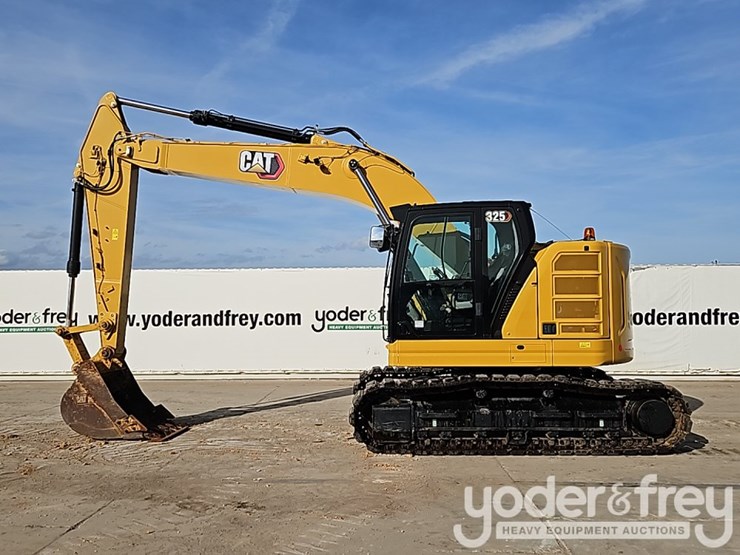 2021-caterpillar-325-image-3